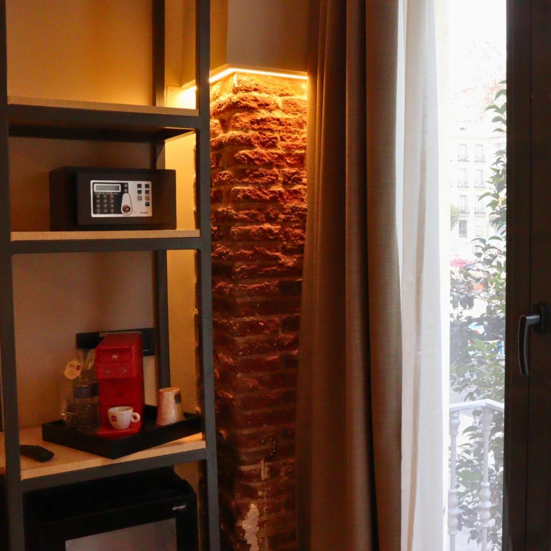 Hostal La Rua-Montera Madrid Exteriör bild