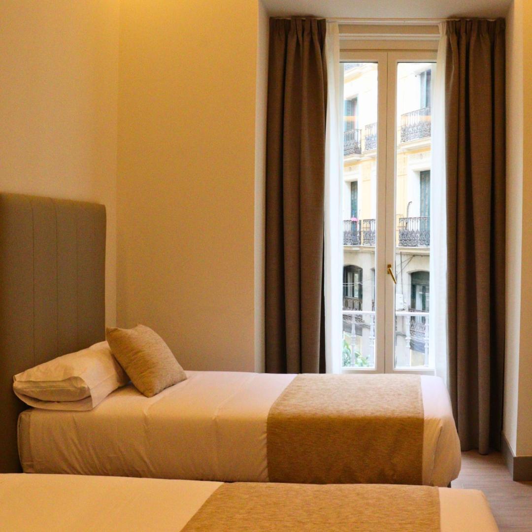 Hostal La Rua-Montera Madrid Exteriör bild