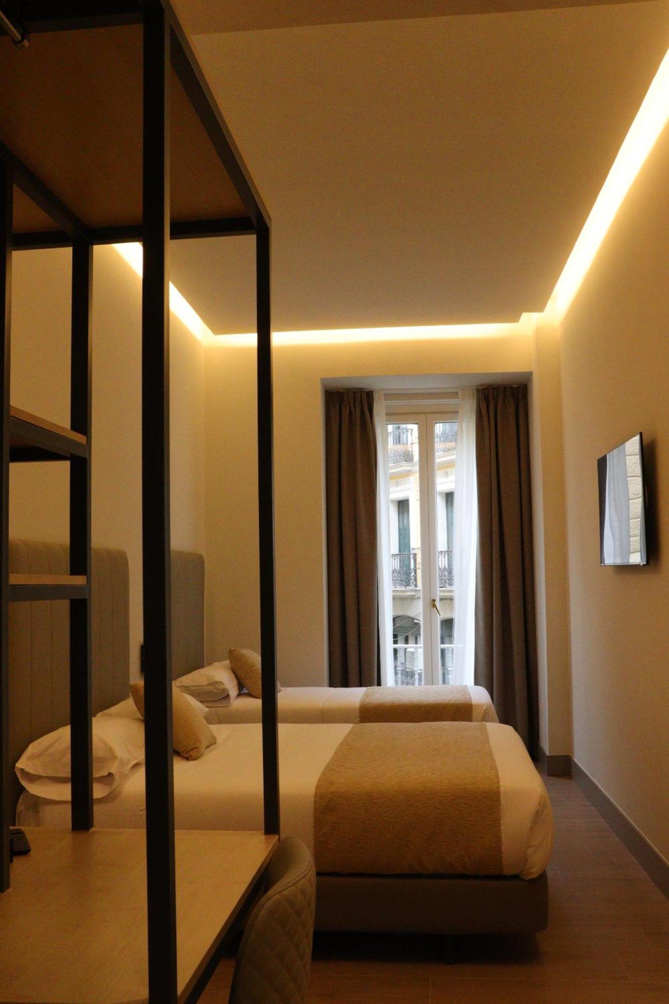 Hostal La Rua-Montera Madrid Exteriör bild